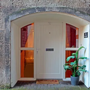 The Ice House Apartment